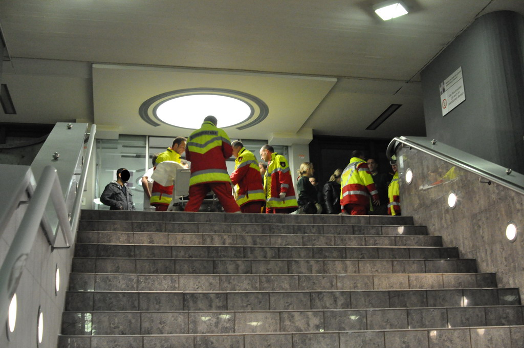 Person wollte sich anzuenden KH Holweide P03.JPG